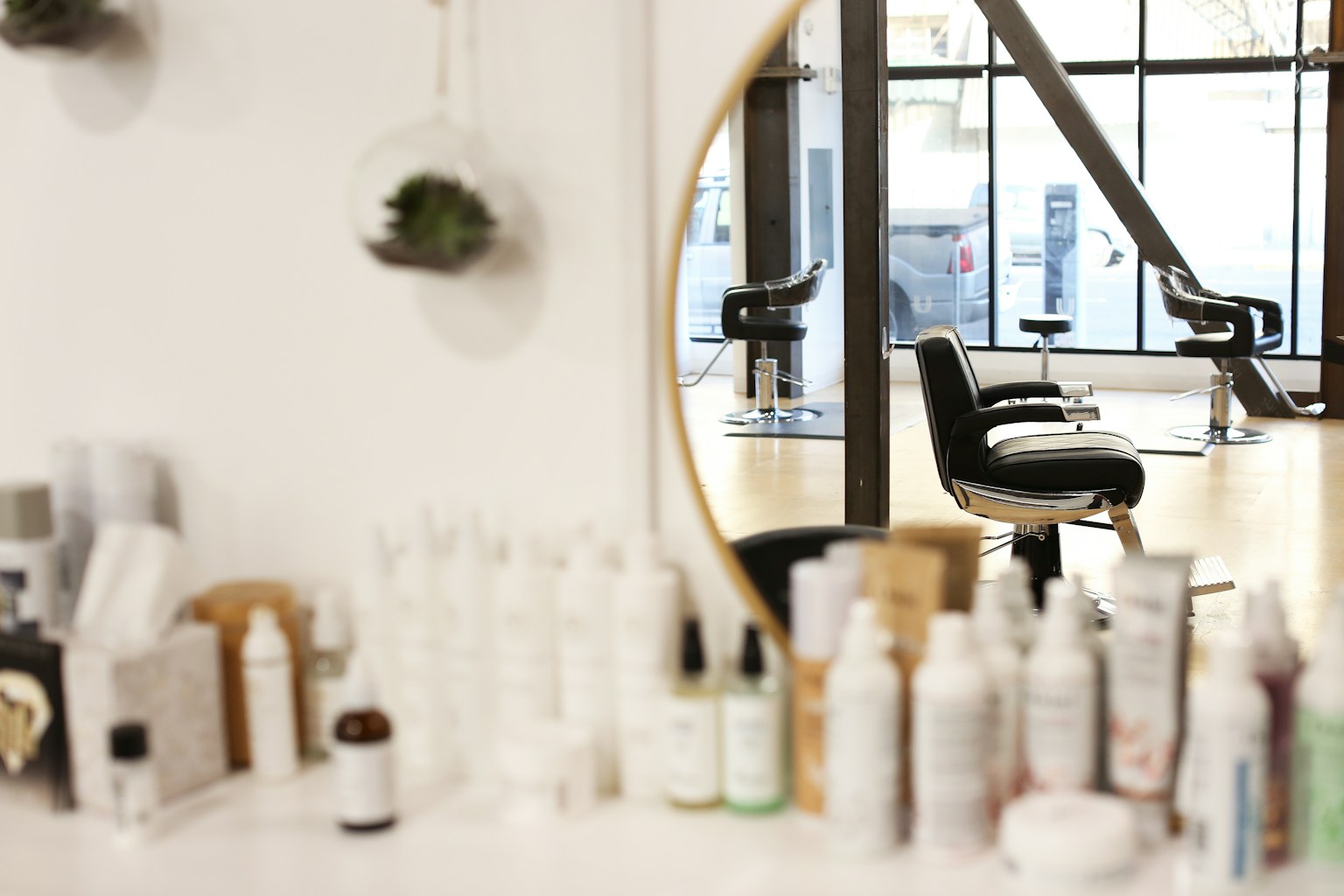 Salon Marketing: 12 Plays for Multi-Location Operators (2026)